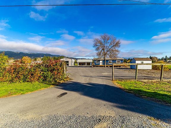 5th image of 376 Horn Avenue