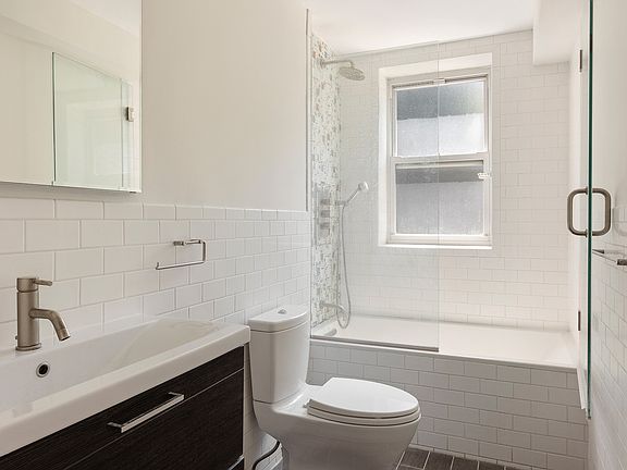 5th image of 60 E 9th St APT 316