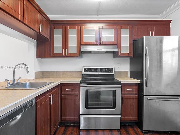3rd image of 900 NW 106th Ter #101