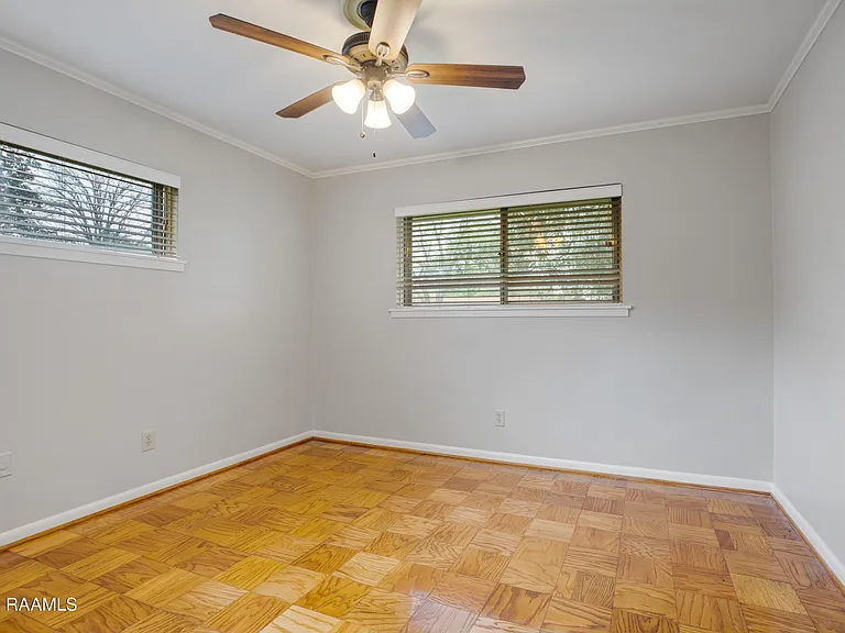 920 Marilyn Dr — Photo 11