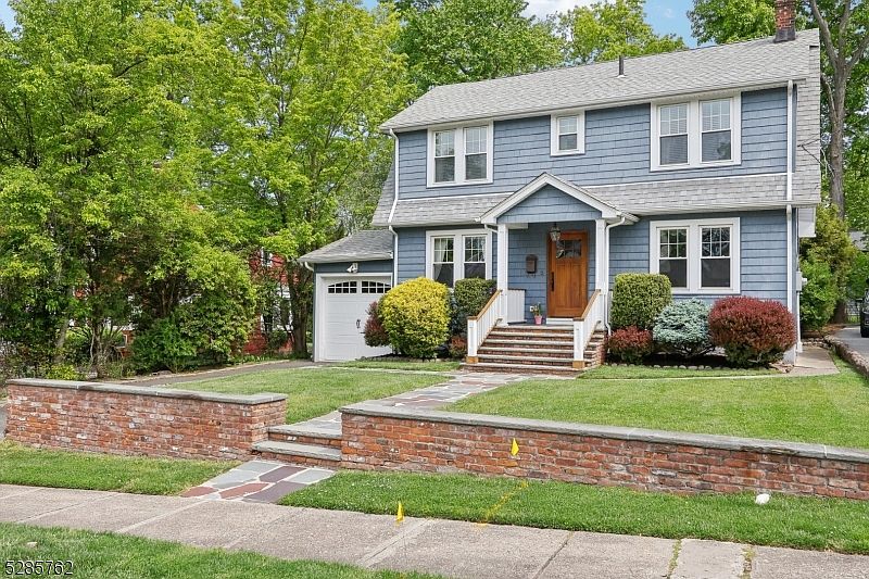 1st image of 184 Woodland Ave