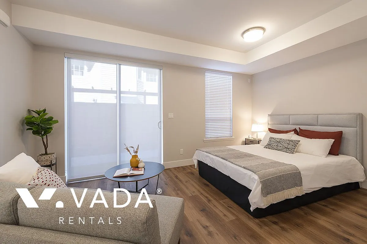 4771 54a St #17 photo 1