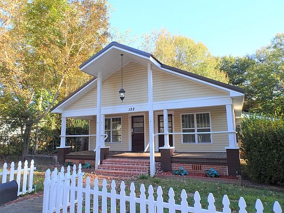 2nd image of 122 Mandeville Ave #B