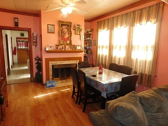 4th image of 2223 Clarence Ave