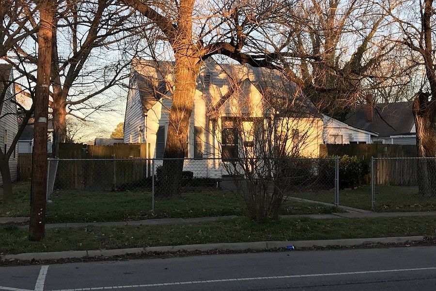 1st image of 2216 Cromwell Dr