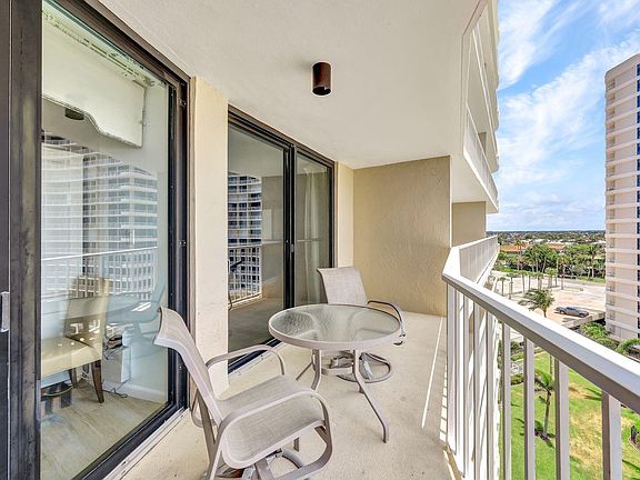 5th image of 320 Seaview Ct APT 804
