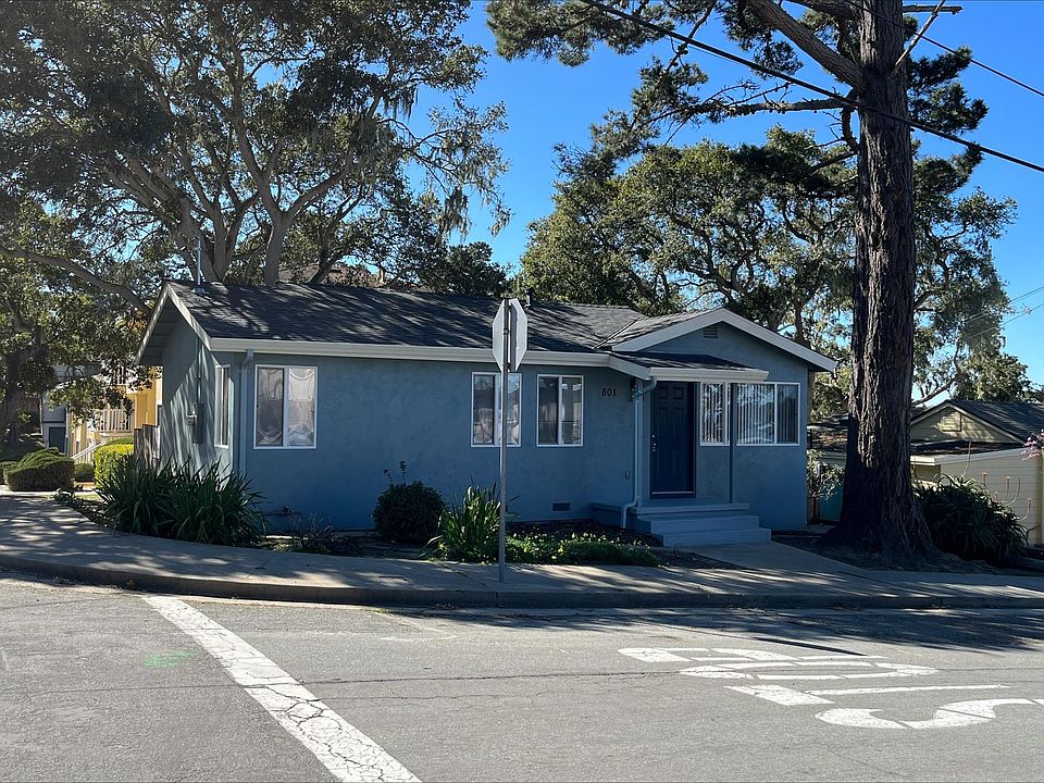 Front of Property. Located on a corner street.
