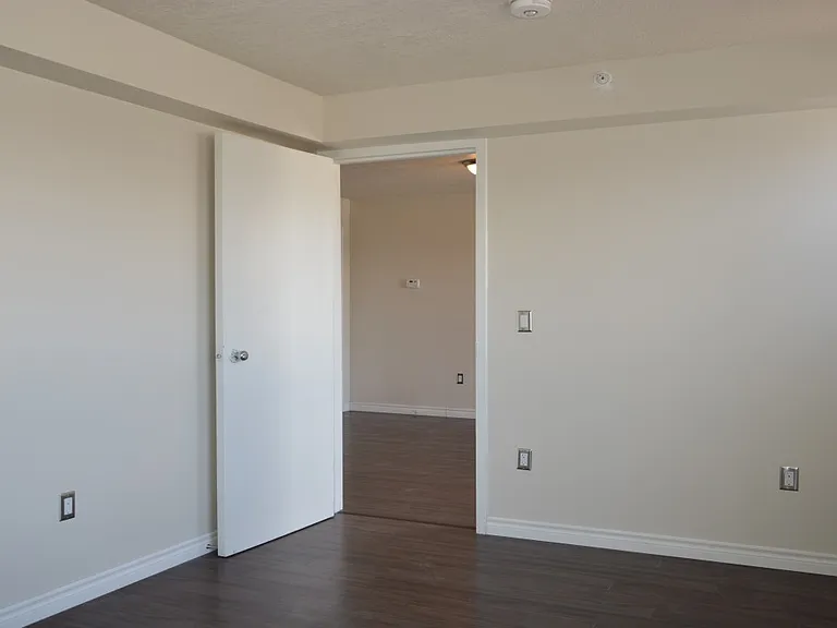 570 King St W — Photo 7