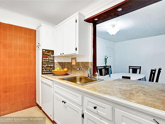 5th image of 16518 NE 26th Ave APT 403