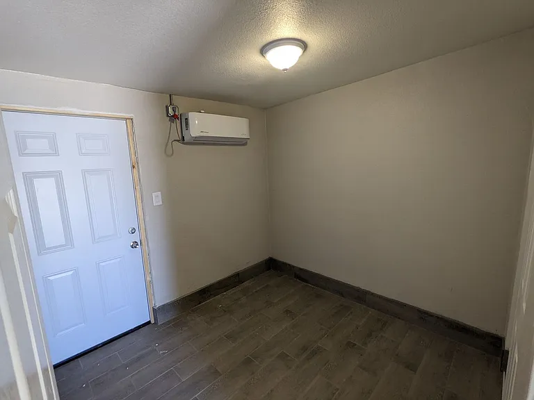 2361 S Walnut Ave — Photo 1