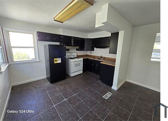 4th image of 6921 Berkridge Ct