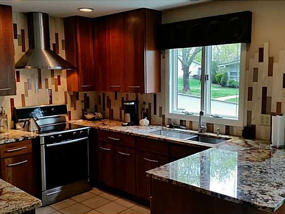 4th image of 40 Church Hill Dr