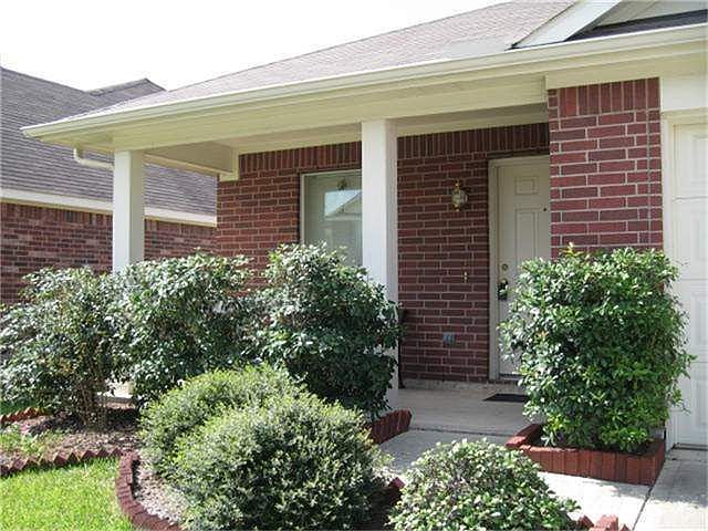 2nd image of 10922 Mossy Hollow Ln