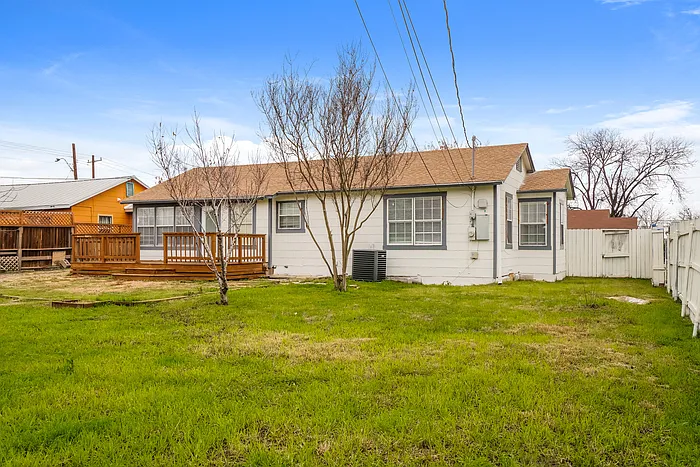 294 El Monte Blvd — Photo 14