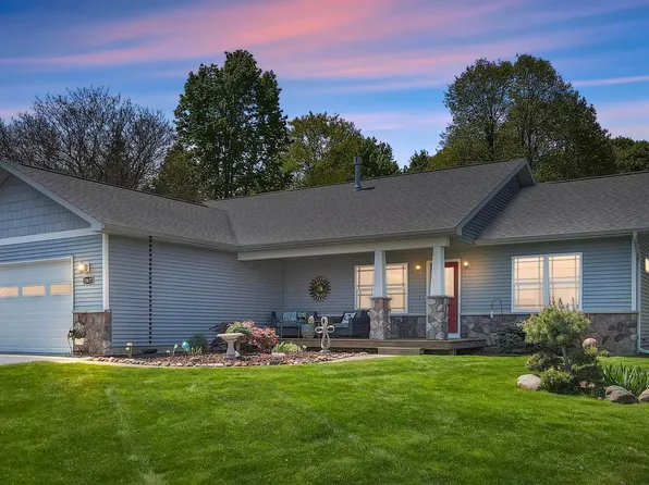 13637 Bluff Rd, Traverse City, MI 49686