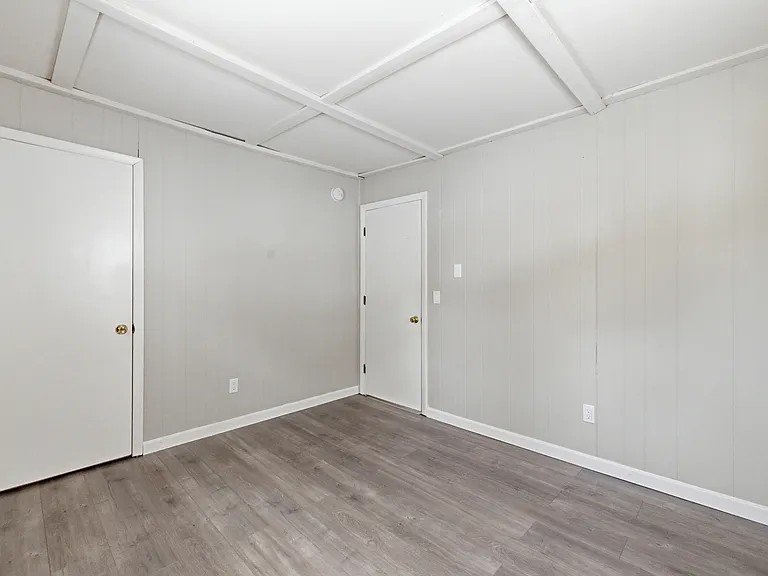 Hilltop Dr — Photo 21
