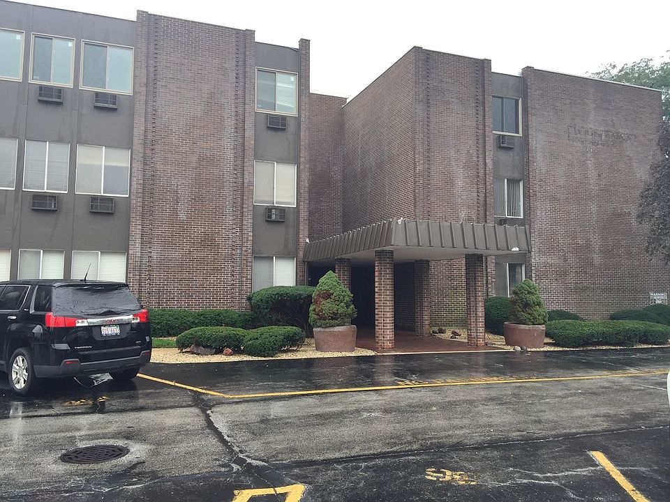 1st image of 1117 Leavitt Ave APT 303