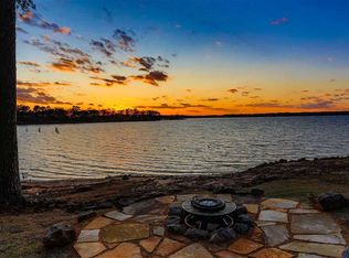 749 Lakeview Dr, Jefferson, TX 75657