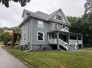 1041 Carrington St, Janesville, WI 53545