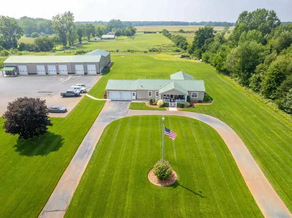 6965 S Shewski Rd, Knox, IN 46534