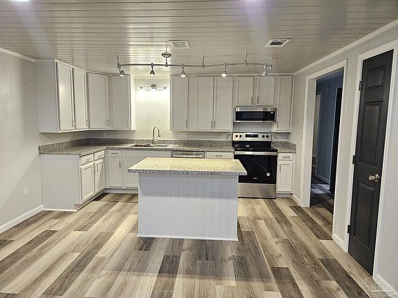 3rd image of 6117 Brosnaham Ave
