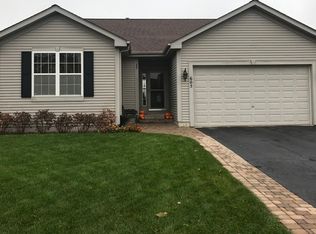 605 Stearn Dr, Genoa, IL 60135