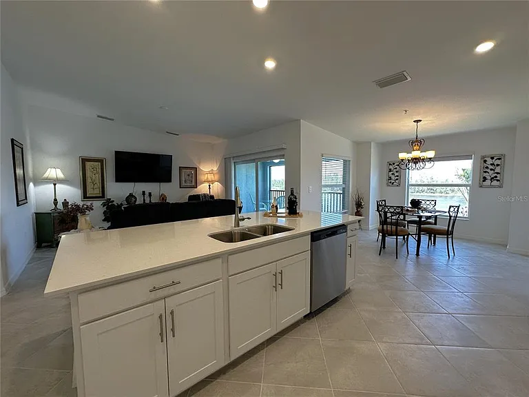 14241 Heritage Landing Blvd #1823 — Photo 5