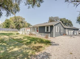 1724 New Douglas Rd, Sorento, IL 62086