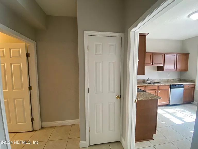 2671 Forbes St #B — Photo 8