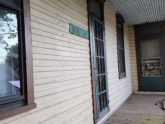 4th image of 358 Warder Ave