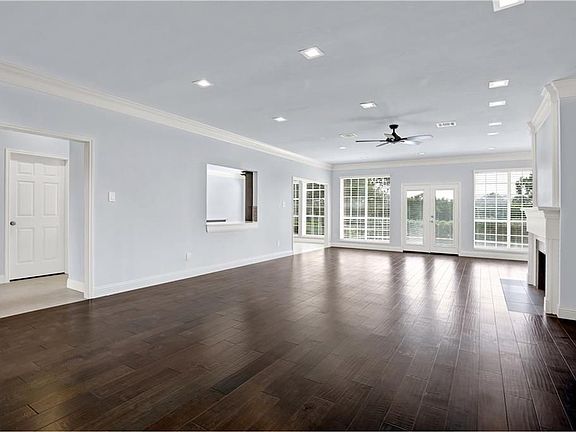 5th image of 2809 Wyndham Ln
