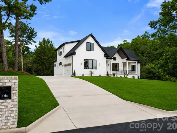 1213 Rosa Dr, Monroe, NC 28112