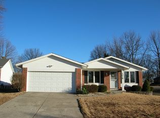 1018 Rosary Tree Ct, Florissant, MO 63031