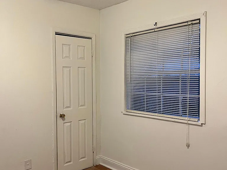 Agnes St — Photo 10