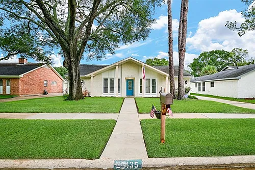 21435 Park Villa Dr Photo 1