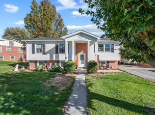 1305 Hopkins Dr, Pulaski, VA 24301