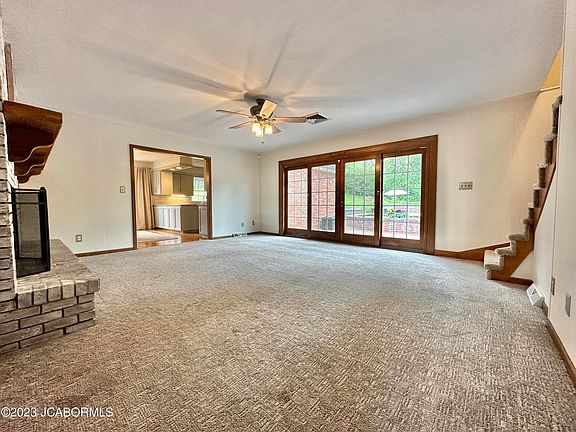 5th image of 2109 Marilyn Dr