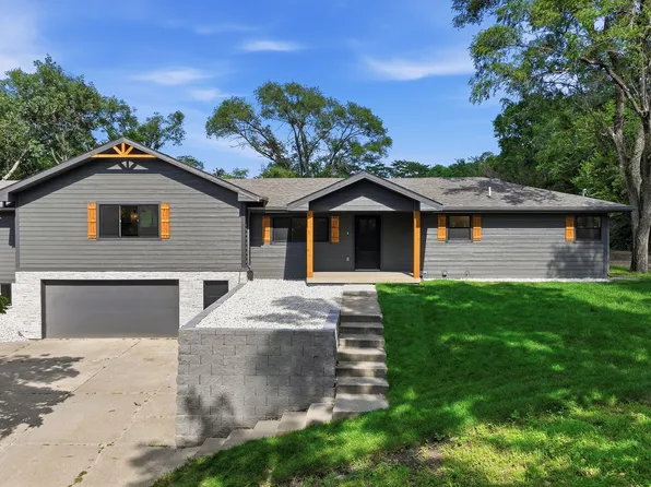 33944 Overton Cir, Adel, IA 50003