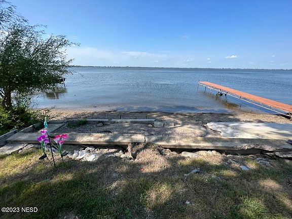 3rd image of 666 S Lake Dr