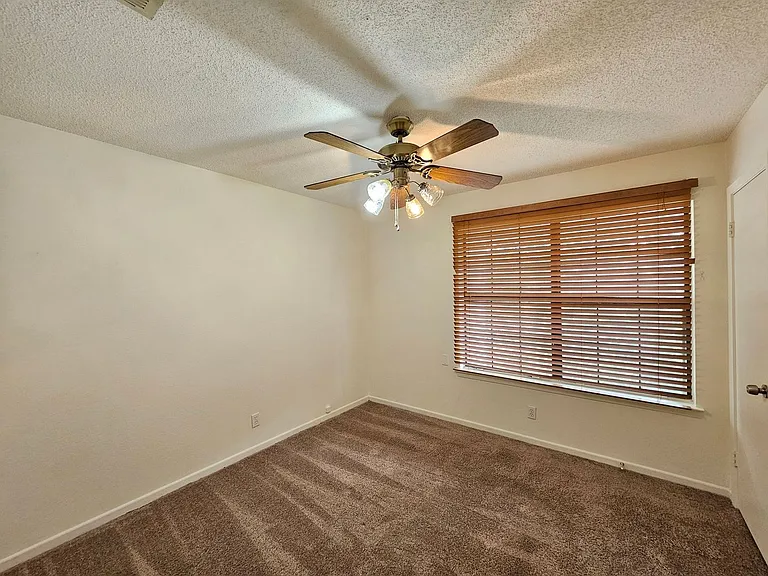 3201 Paintrock Dr — Photo 15