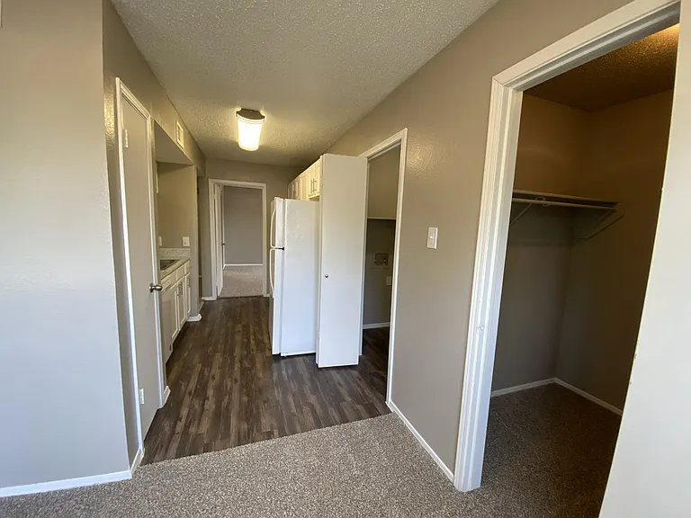Walnut Creek Apartments — Photo 110