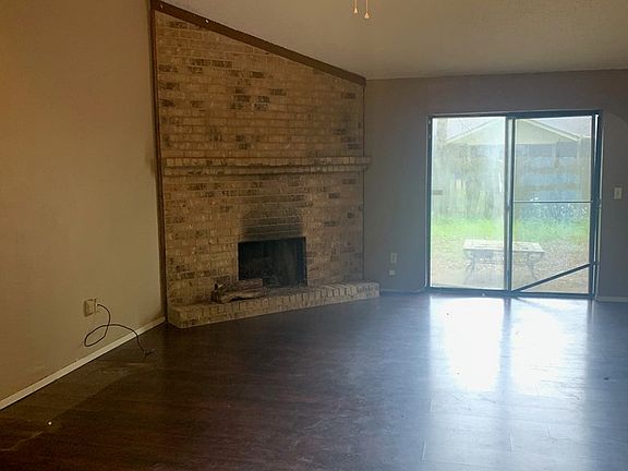 5th image of 412 Birdsong St