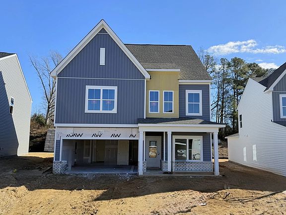 Exterior - Striking contrast and curb appeal with style.