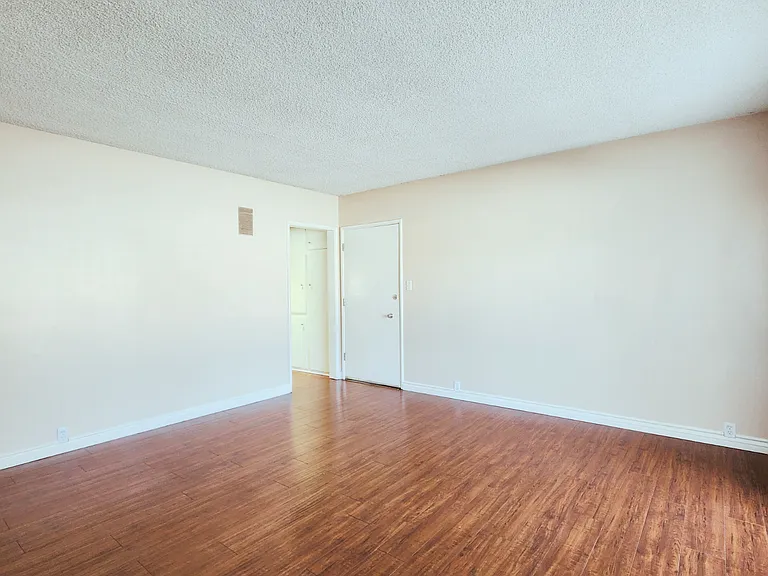 1815 Fremont Ave — Photo 6