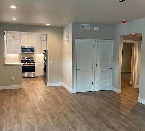 5th image of 655 Mikkelsen Dr #104