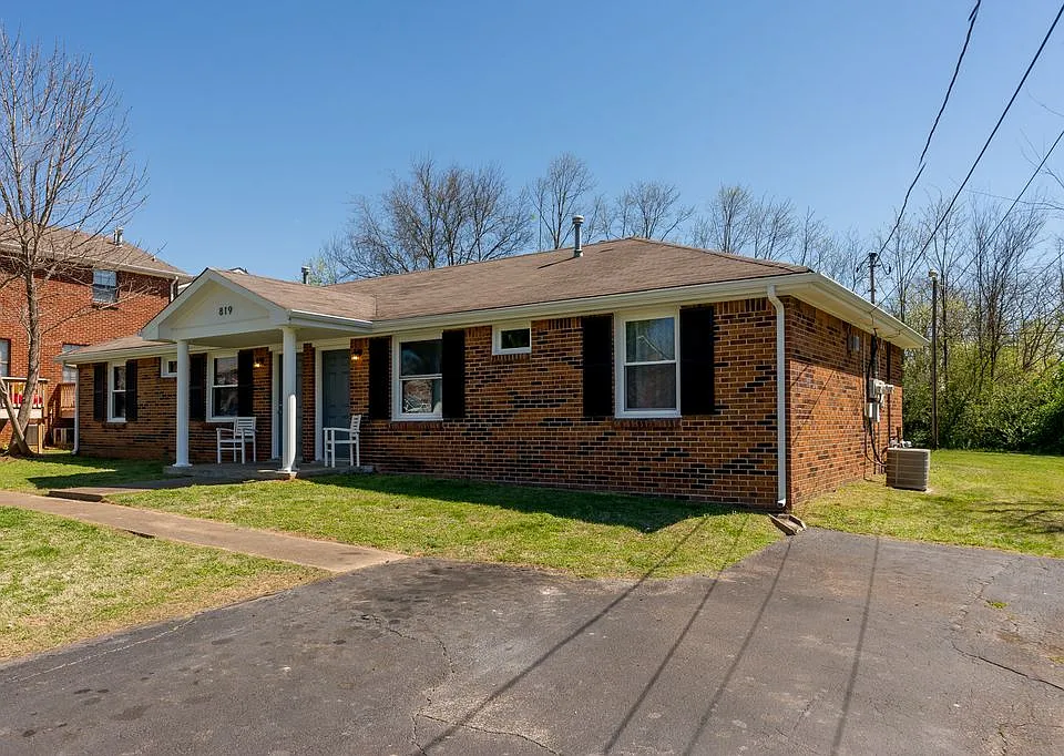 819 Golf View Pl #A