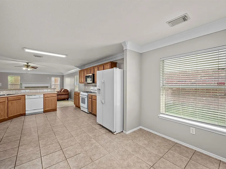8014 Blackcherry Ln — Photo 8