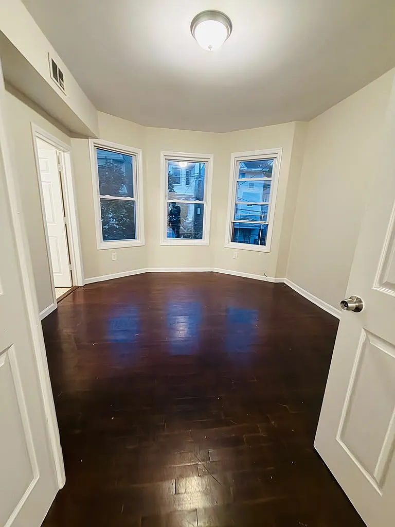 4 bed, $2,600 — Photo 3