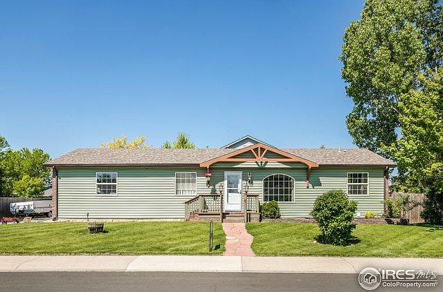 1st image of 742 Ponderosa Dr