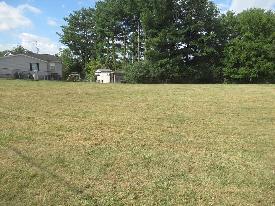 2nd image of 1224 Macgill St